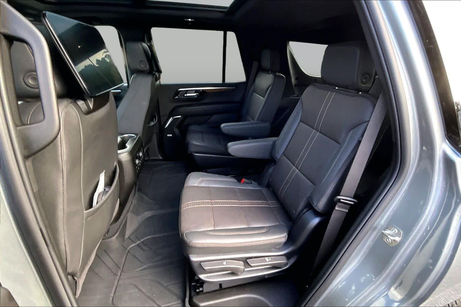 Used 2026 Chevrolet Tahoe High Country AWD/4WD image 21