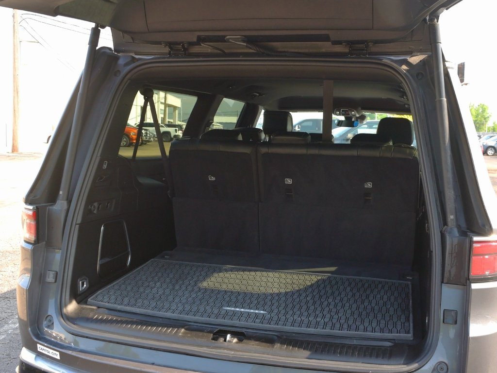 Used 2024 Jeep Wagoneer L Series III w/ Flexible Seating Group image 6