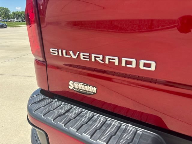 Used 2025 Chevrolet Silverado 1500 High Country AWD/4WD image 29