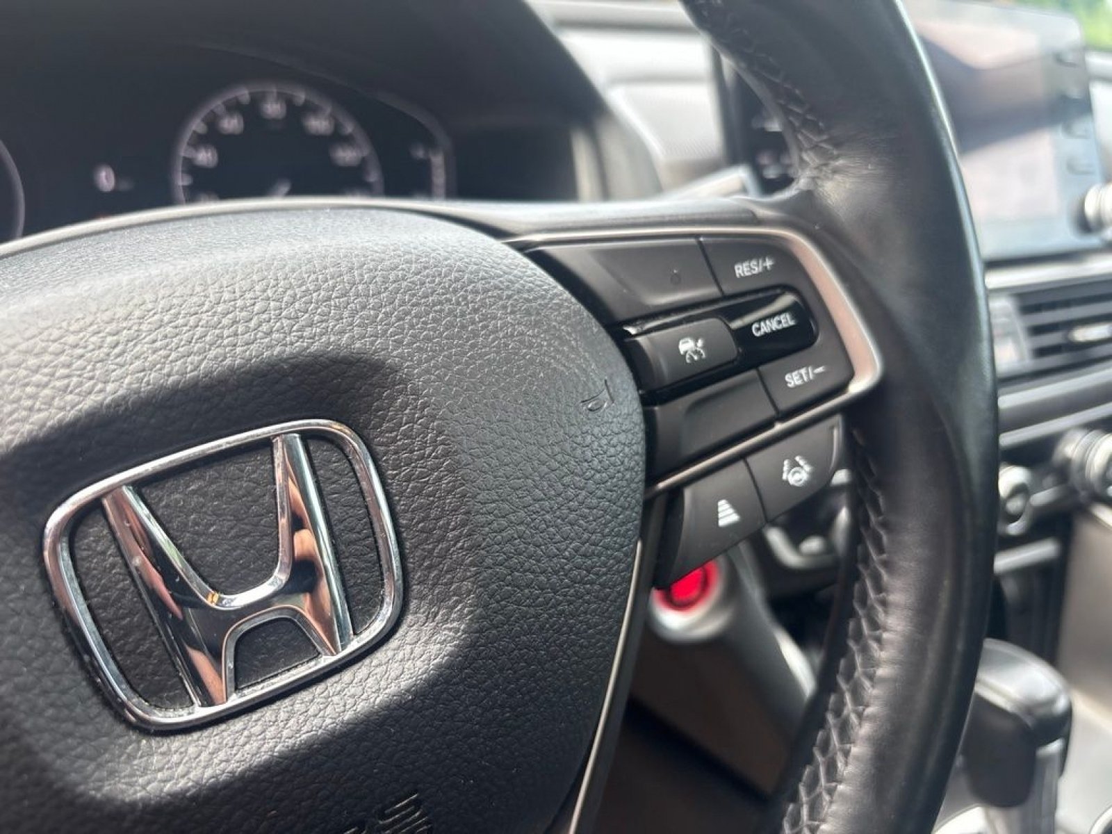Used 2022 Honda Accord EX-L image 7