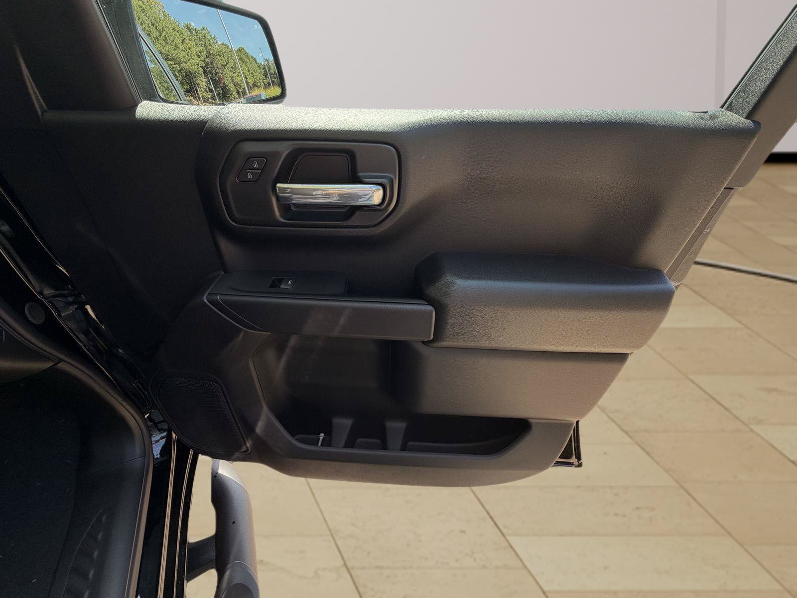 New 2026 Chevrolet Silverado 1500 Custom w/ LPO, Dark Essentials Package AWD/4WD image 25