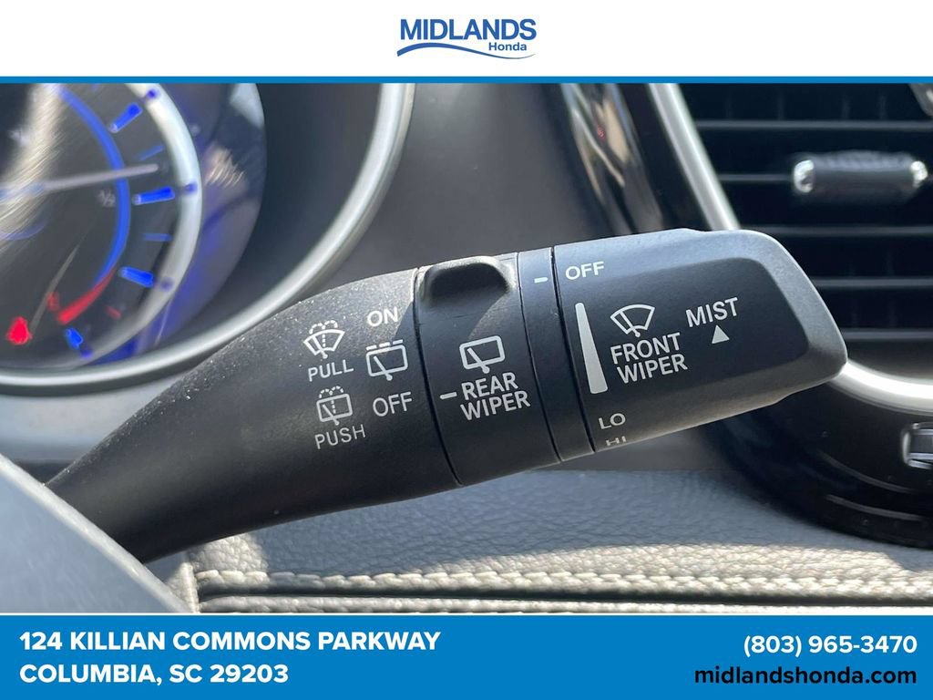 Used 2023 Chrysler Pacifica Touring-L FWD image 24
