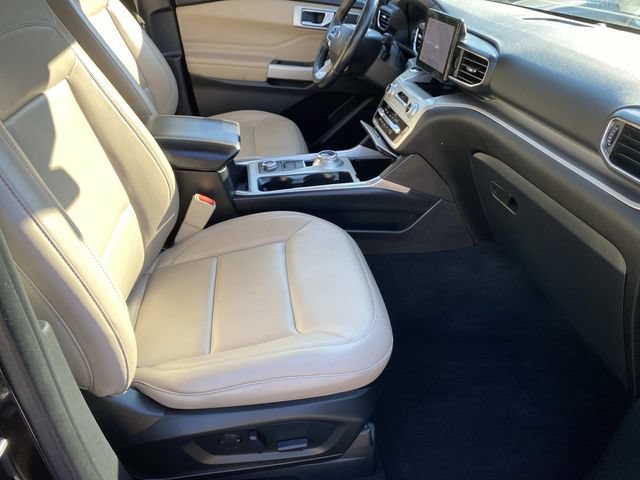 Used 2022 Ford Explorer XLT w/ Equipment Group 202A AWD/4WD image 22