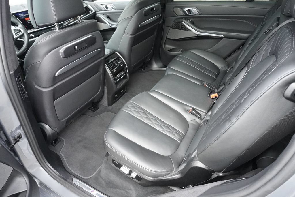 Used 2026 BMW X7 M60i AWD/4WD image 29
