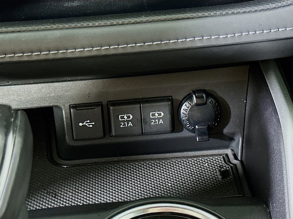 Used 2021 Toyota Highlander XSE AWD/4WD image 32