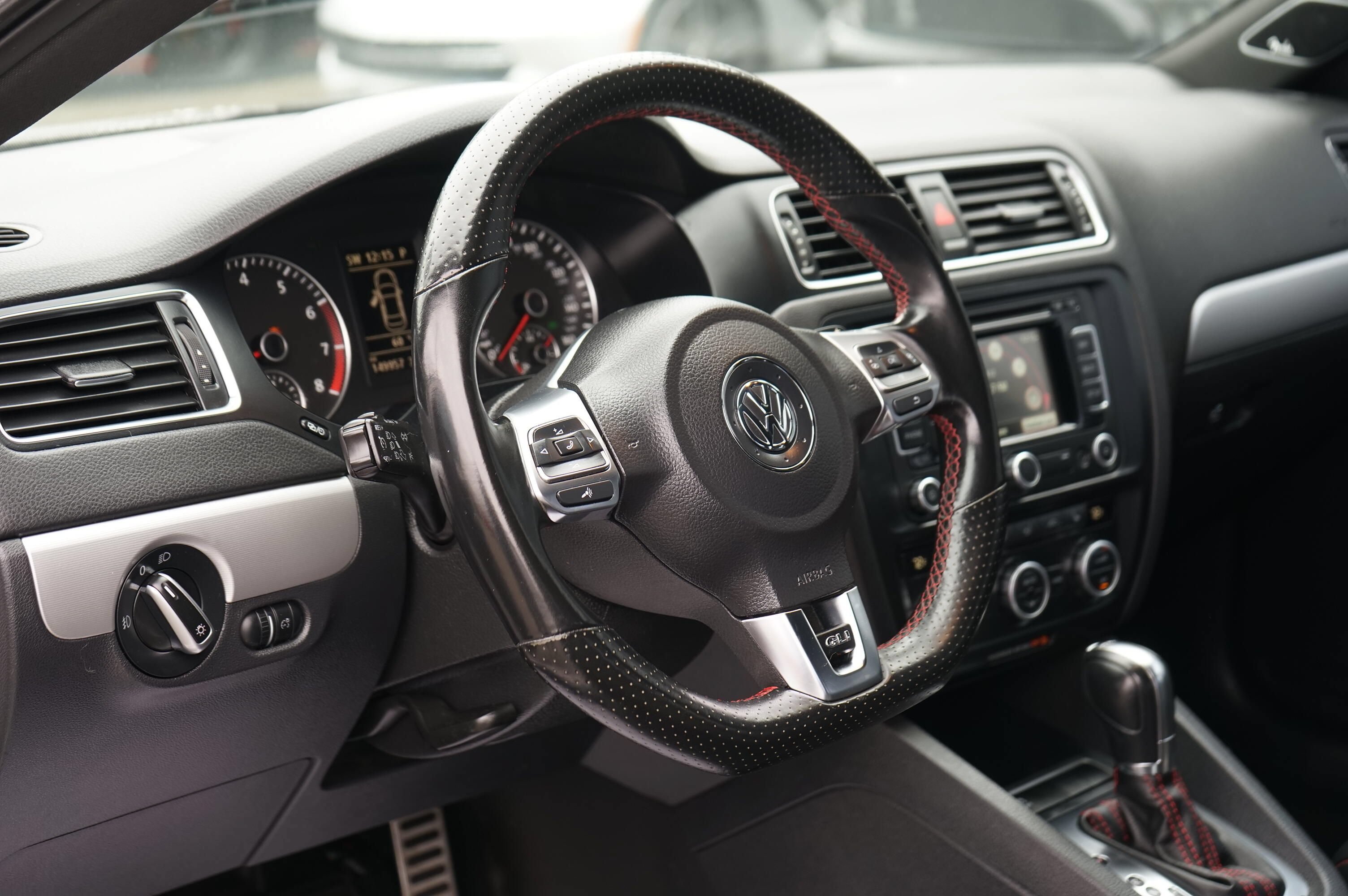Used 2013 Volkswagen Jetta GLI Autobahn FWD image 11