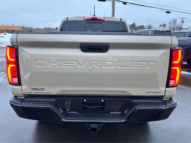 Used 2024 Chevrolet Colorado ZR2 w/ Safety Package AWD/4WD image 9