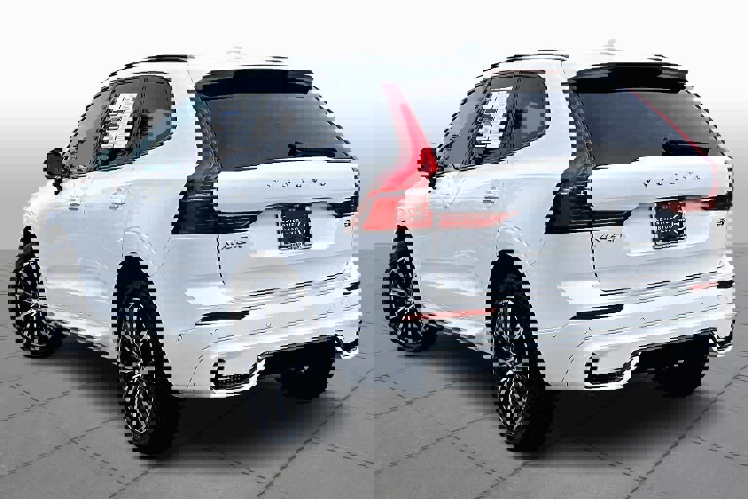 Certified 2024 Volvo XC60 B5 Plus w/ Protection Package Premier image 12