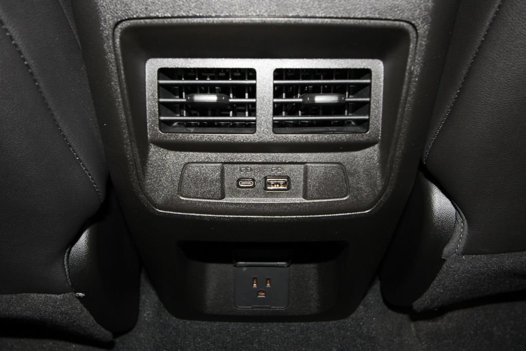 Used 2023 GMC Canyon Elevation w/ Elevation Premium Package RWD image 24