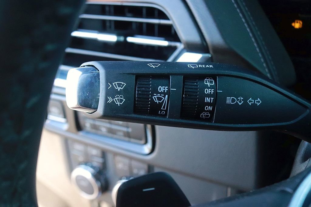 Used 2025 GMC Yukon XL Denali AWD/4WD image 26