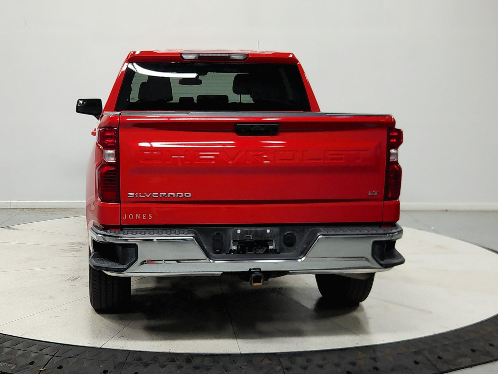 Used 2024 Chevrolet Silverado 1500 LT AWD/4WD image 7