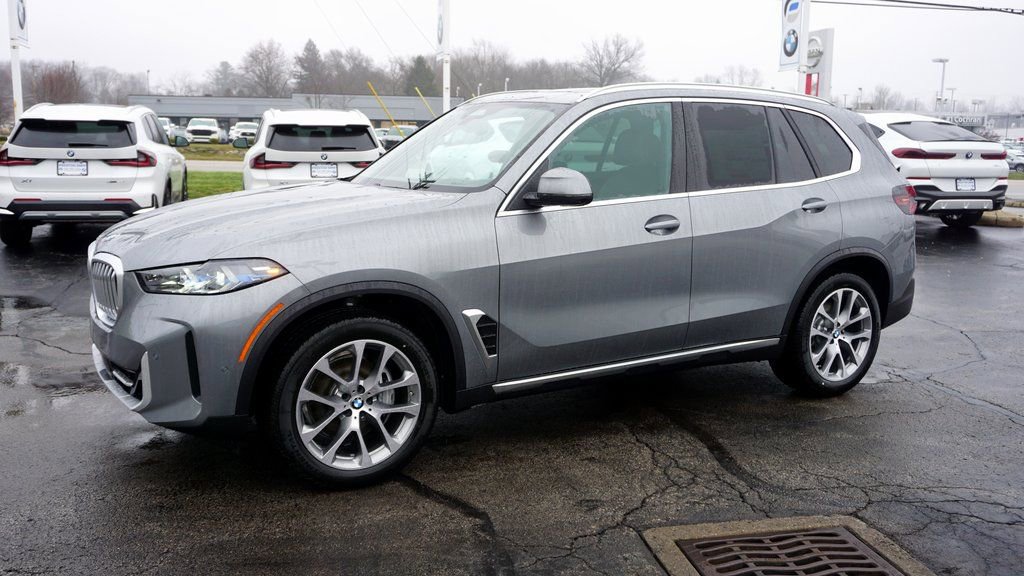 New 2026 BMW X5 xDrive40i w/ Climate Comfort Package image 2