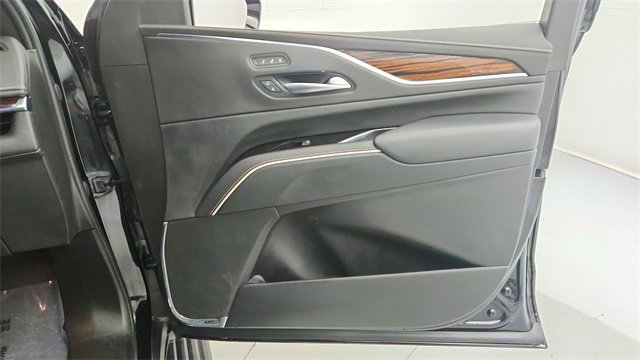 Certified 2023 Cadillac Escalade Premium Luxury w/ Performance Package image 23