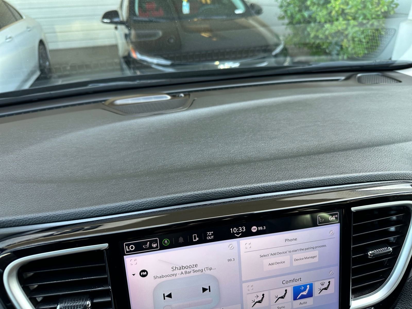 Used 2023 Chrysler Pacifica Touring-L image 17