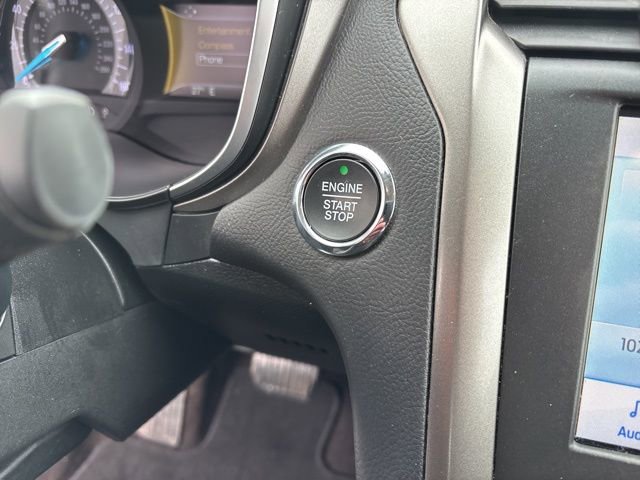 Used 2019 Ford Fusion SE image 19