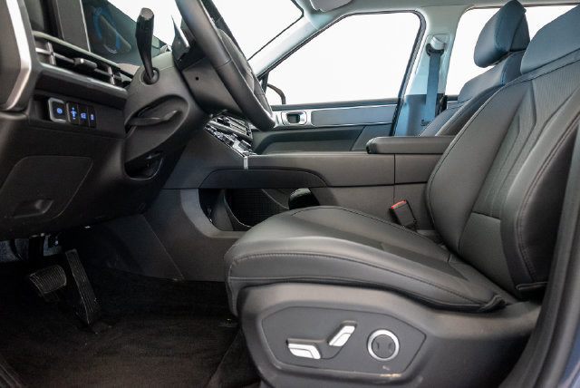 Used 2026 Hyundai Santa Fe SEL FWD image 11