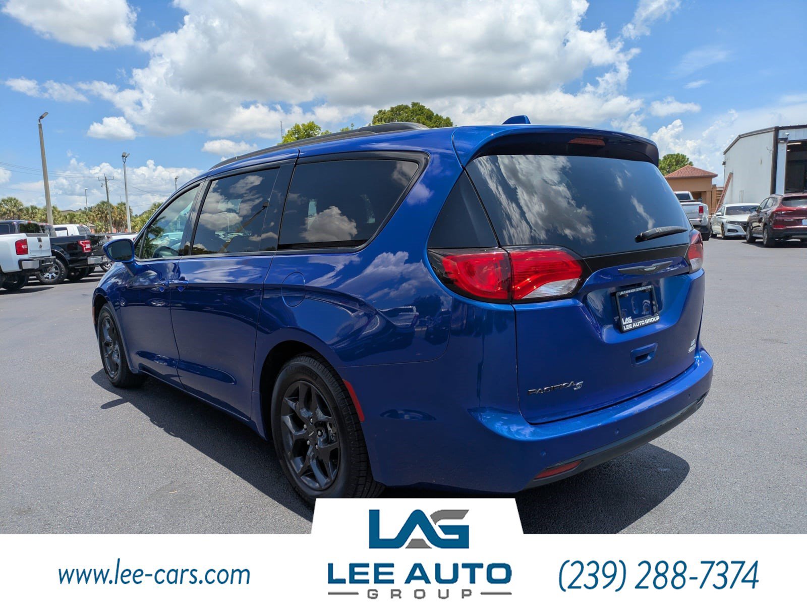 Used 2018 Chrysler Pacifica Touring-L w/ Premium Audio Group FWD image 5