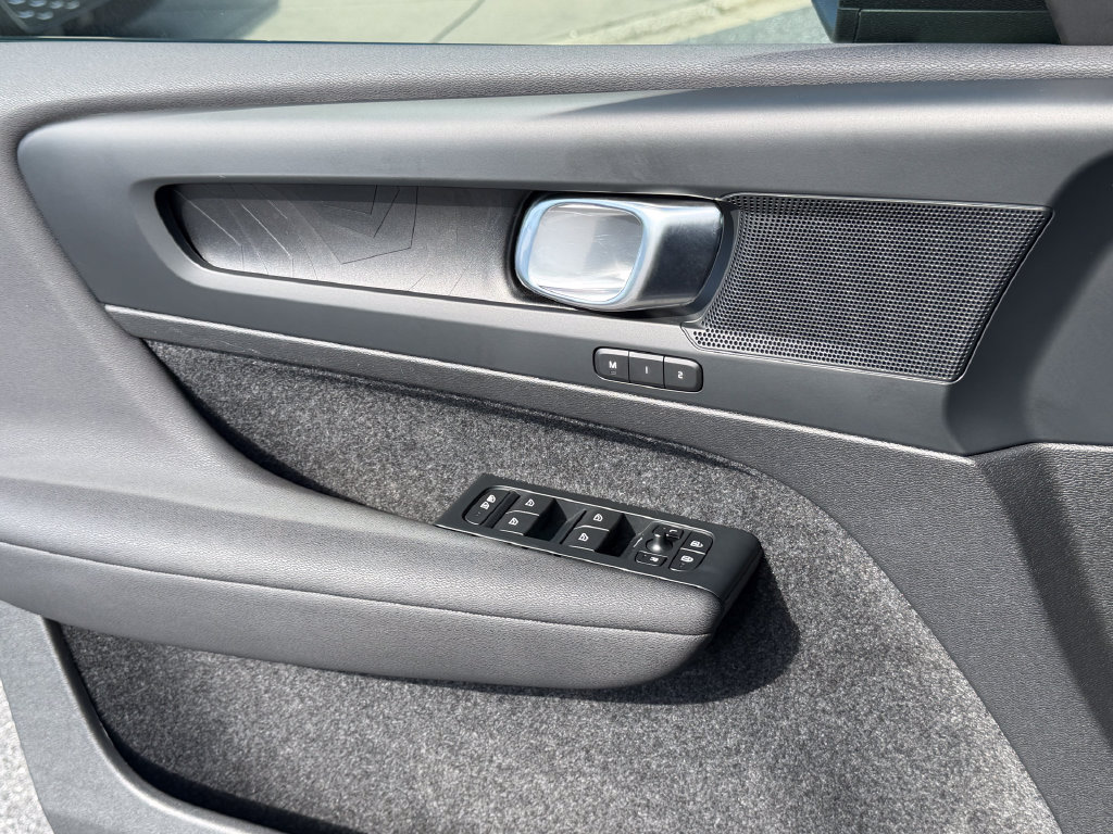 Certified 2023 Volvo XC40 Recharge Plus AWD/4WD image 40