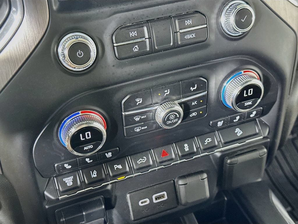Used 2020 GMC Sierra 2500 Denali w/ Denali Ultimate Package AWD/4WD image 27