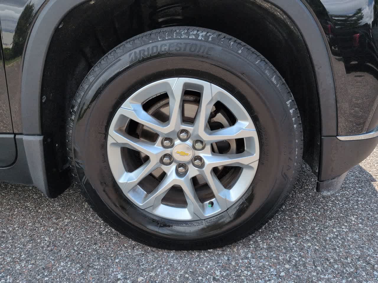Used 2019 Chevrolet Traverse LT FWD image 11
