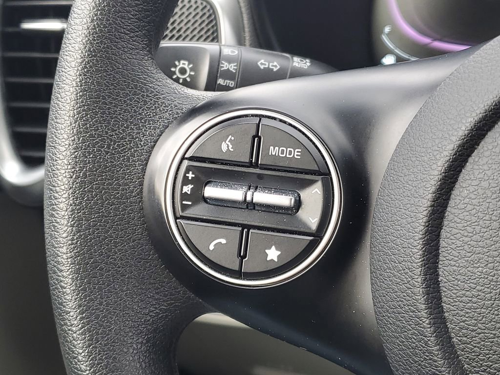 Certified 2023 Kia Soul LX image 13