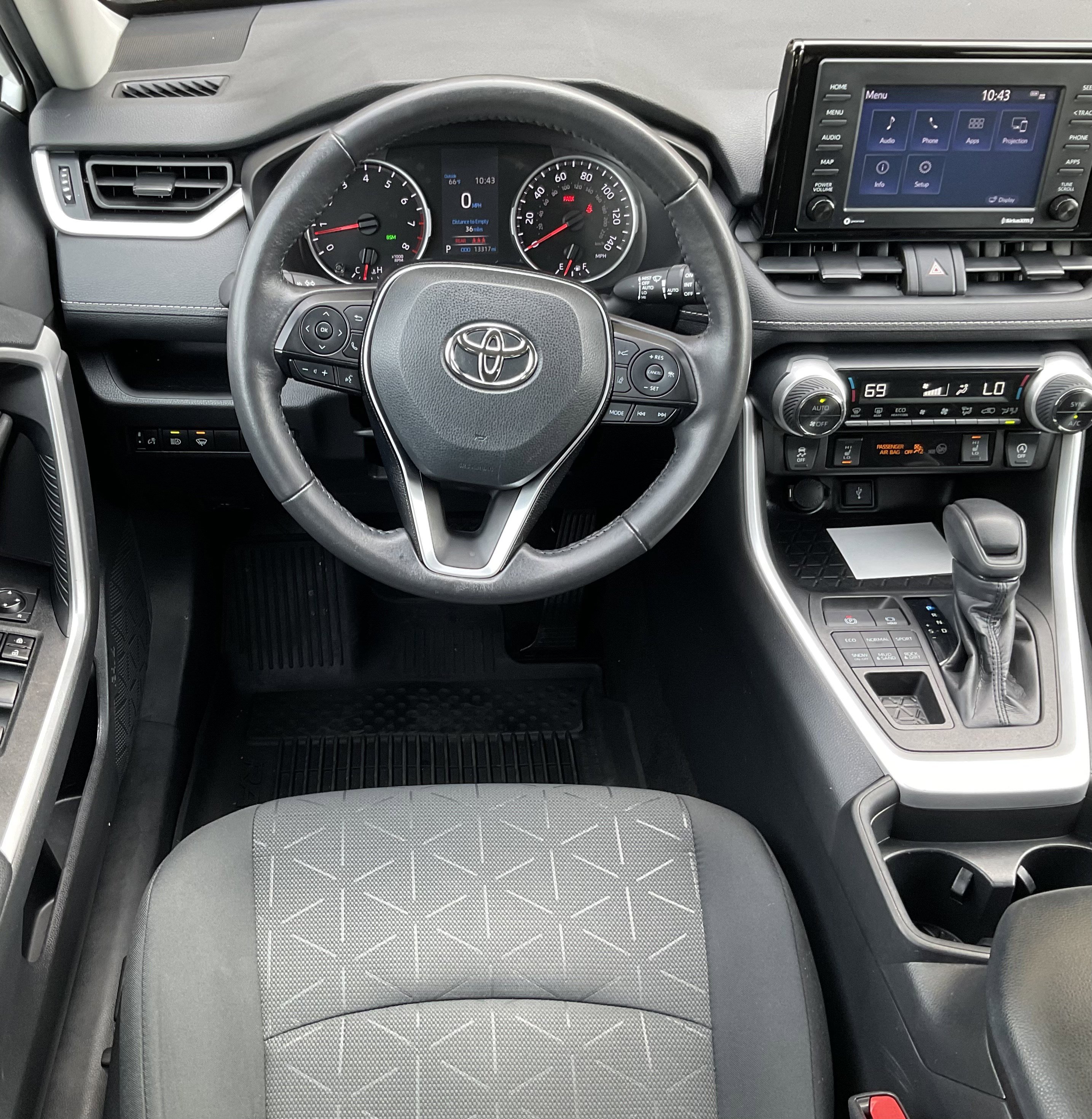Used 2021 Toyota RAV4 XLE w/ XLE Grade Weather Package AWD/4WD image 22