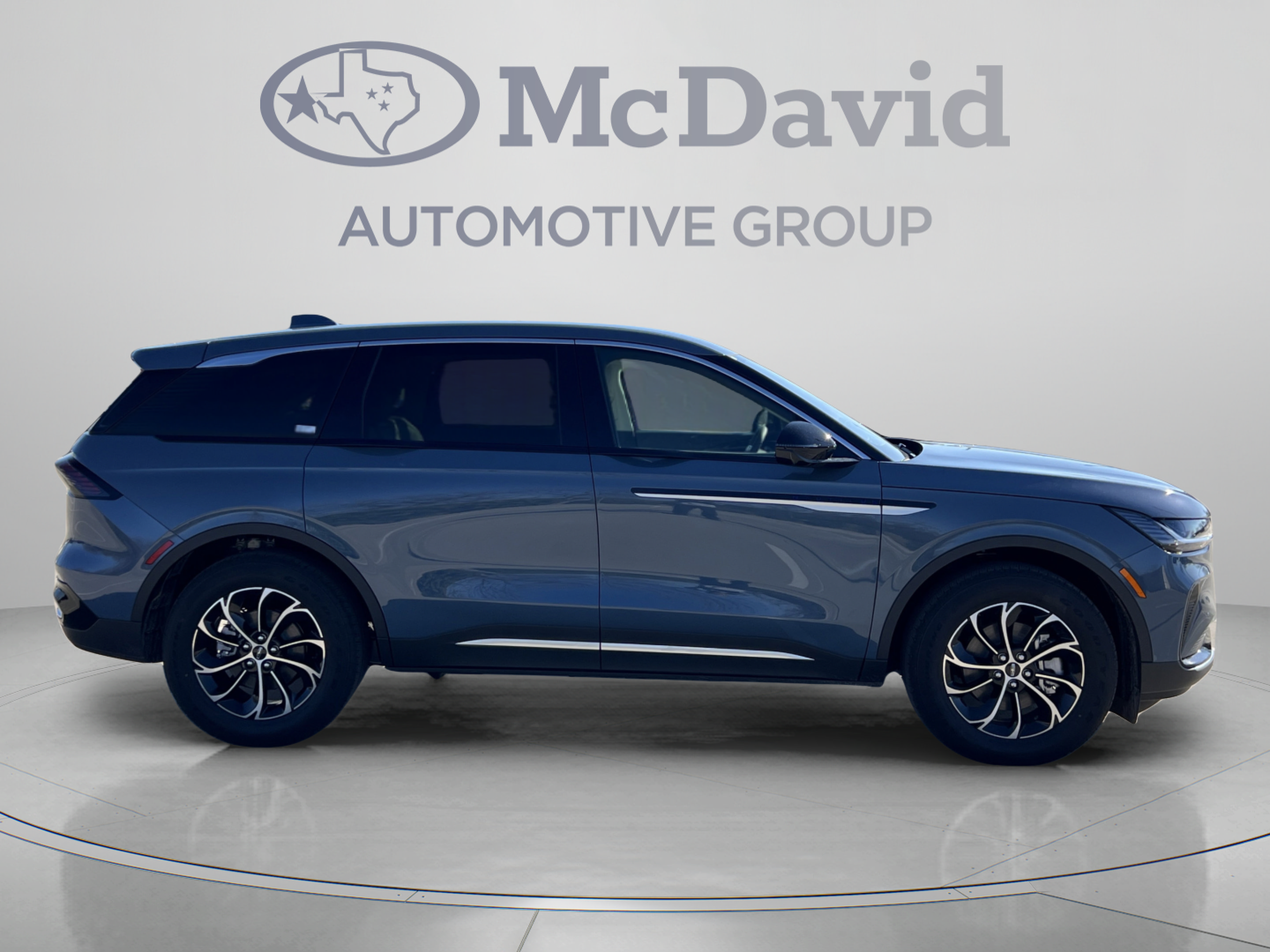 New 2026 Lincoln Nautilus Premier AWD/4WD image 8