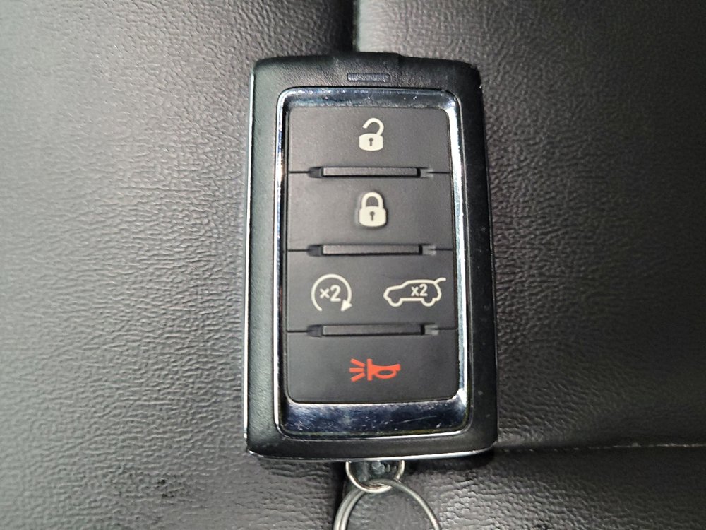 Used 2023 Jeep Grand Cherokee L Limited AWD/4WD image 32