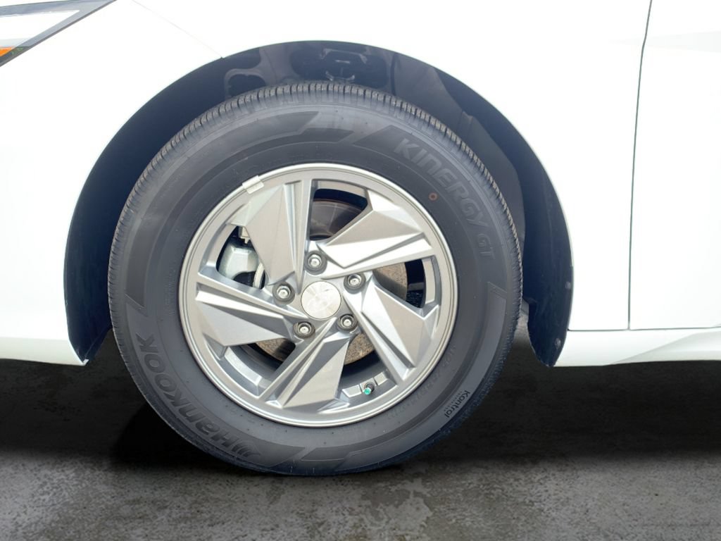 Certified 2026 Hyundai Elantra SE w/ Cargo Package FWD image 46