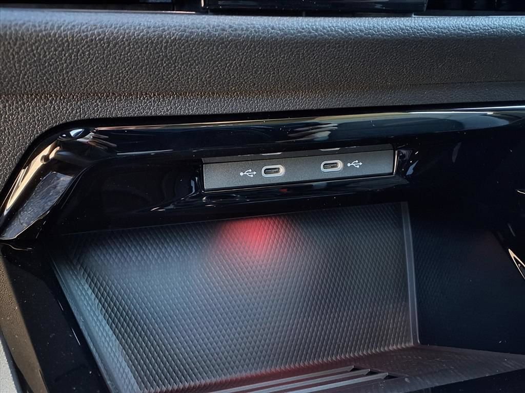 New 2026 Volkswagen GTI SE FWD image 10