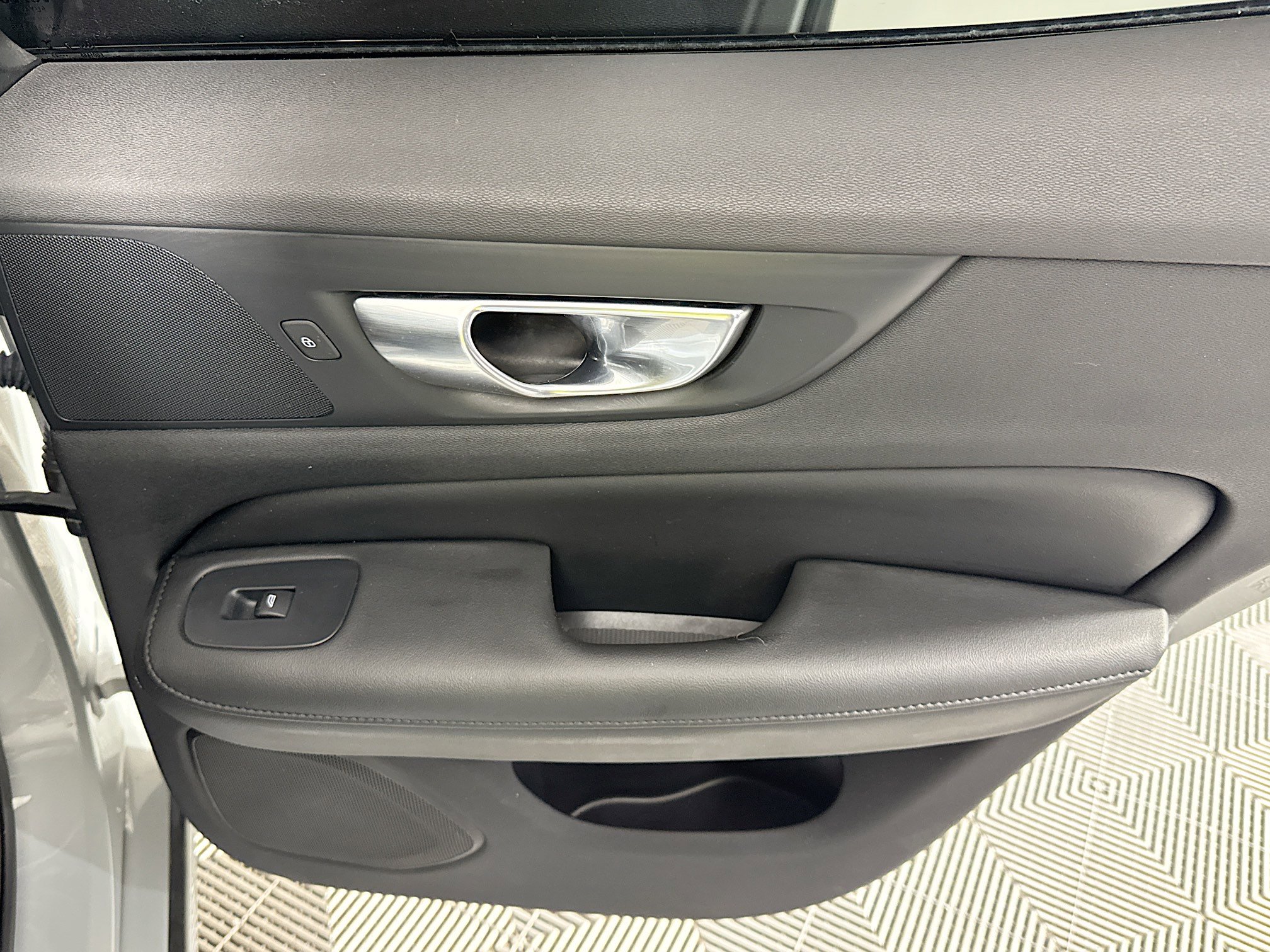 Used 2024 Volvo S60 B5 Plus FWD image 27