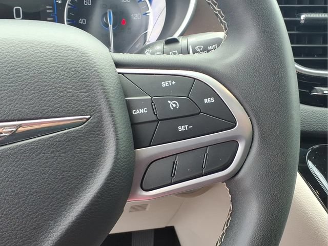 Used 2023 Chrysler Voyager LX FWD image 14