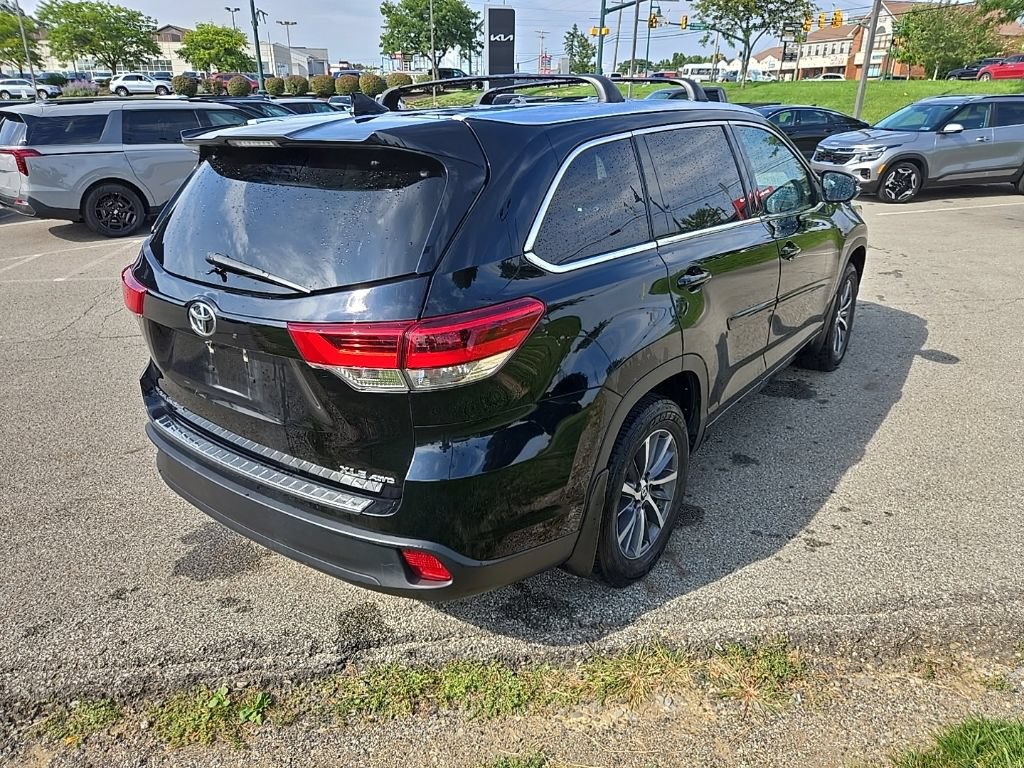 Used 2018 Toyota Highlander XLE w/ Protection Package #3 AWD/4WD image 3