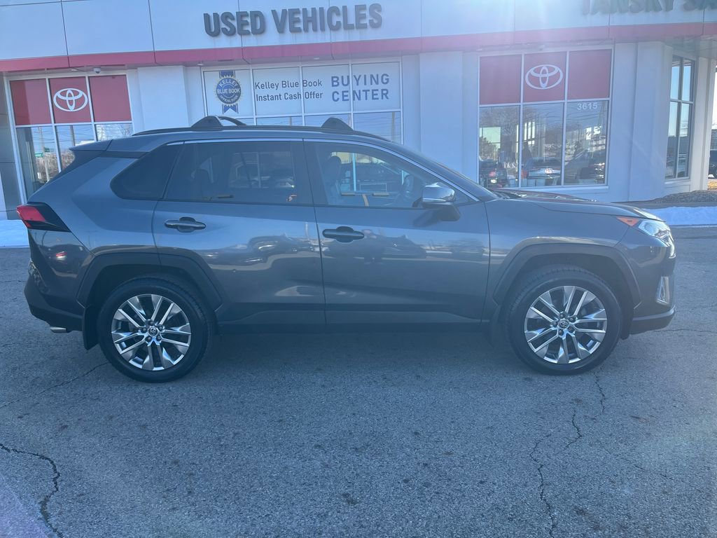 Certified 2021 Toyota RAV4 XLE Premium image 6