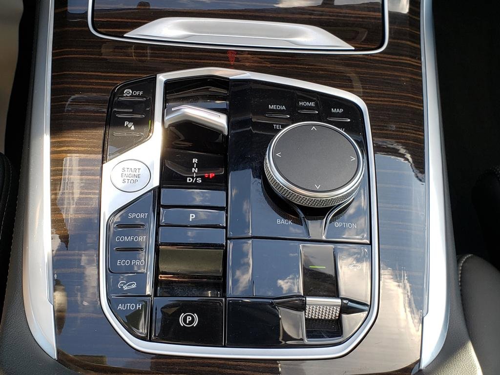 Used 2024 BMW X7 xDrive40i image 29