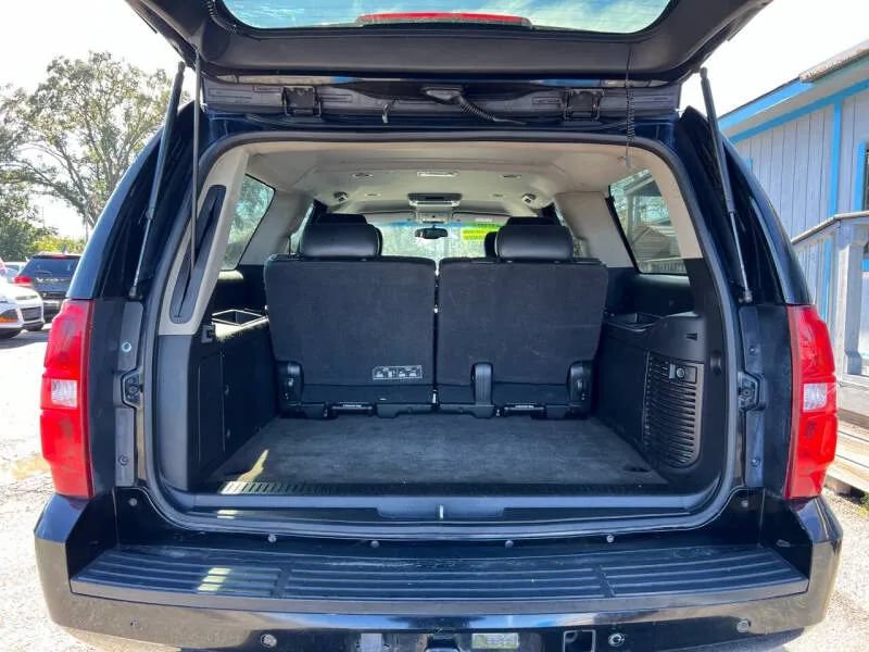 Used 2008 Chevrolet Suburban LT w/ LT Preferred Equipment Group RWD image 24