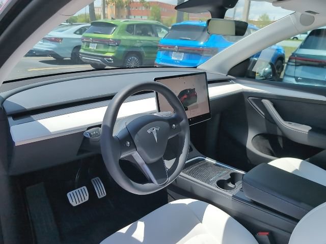 Used 2023 Tesla Model Y Performance AWD/4WD image 9