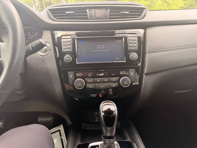 Used 2017 Nissan Rogue SL w/ SL Premium Package FWD image 6