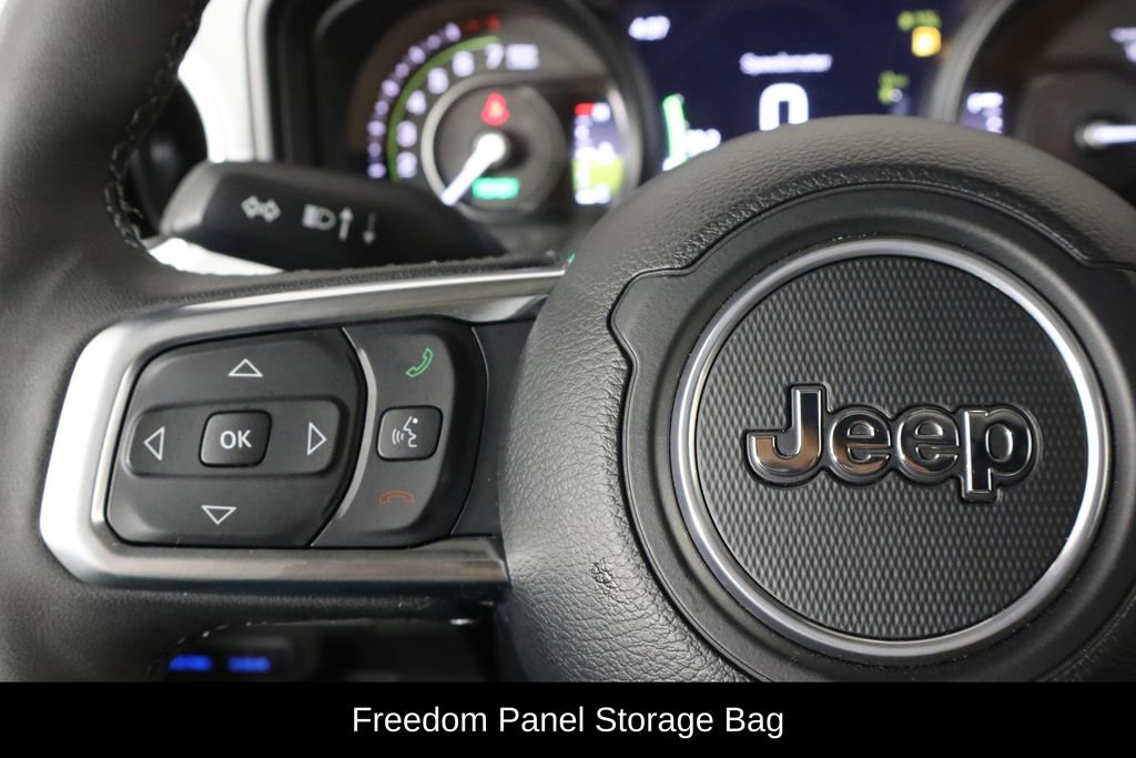 Used 2025 Jeep Wrangler Unlimited Sahara AWD/4WD image 8