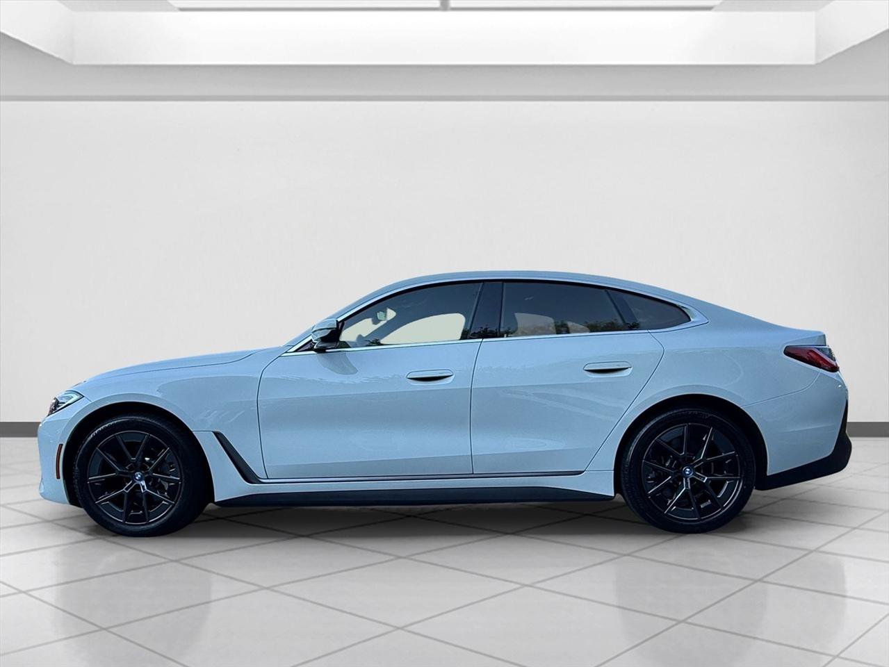 Used 2023 BMW i4 eDrive35 w/ Premium Package RWD image 2