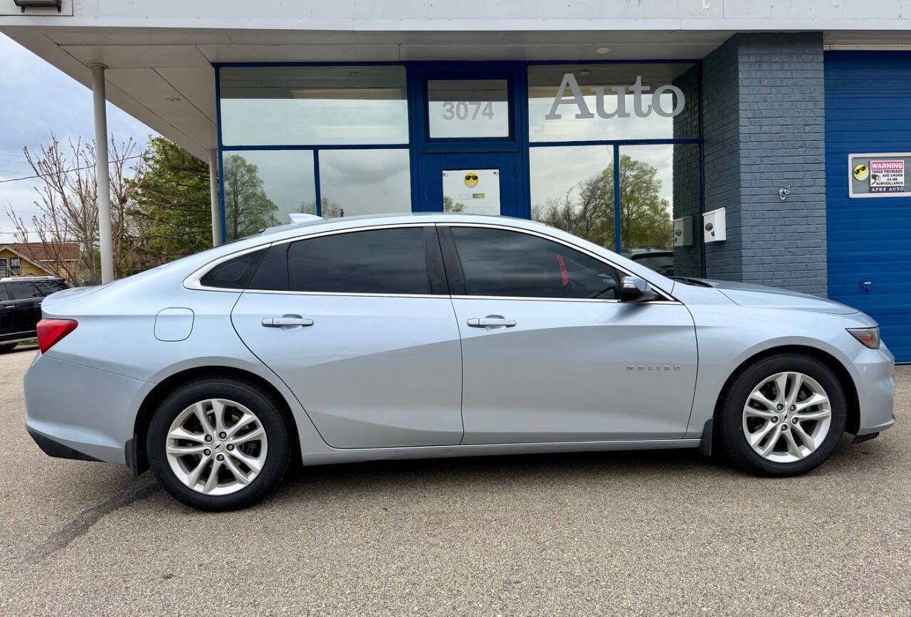 Used 2017 Chevrolet Malibu LT w/ Driver Confidence Package FWD image 2