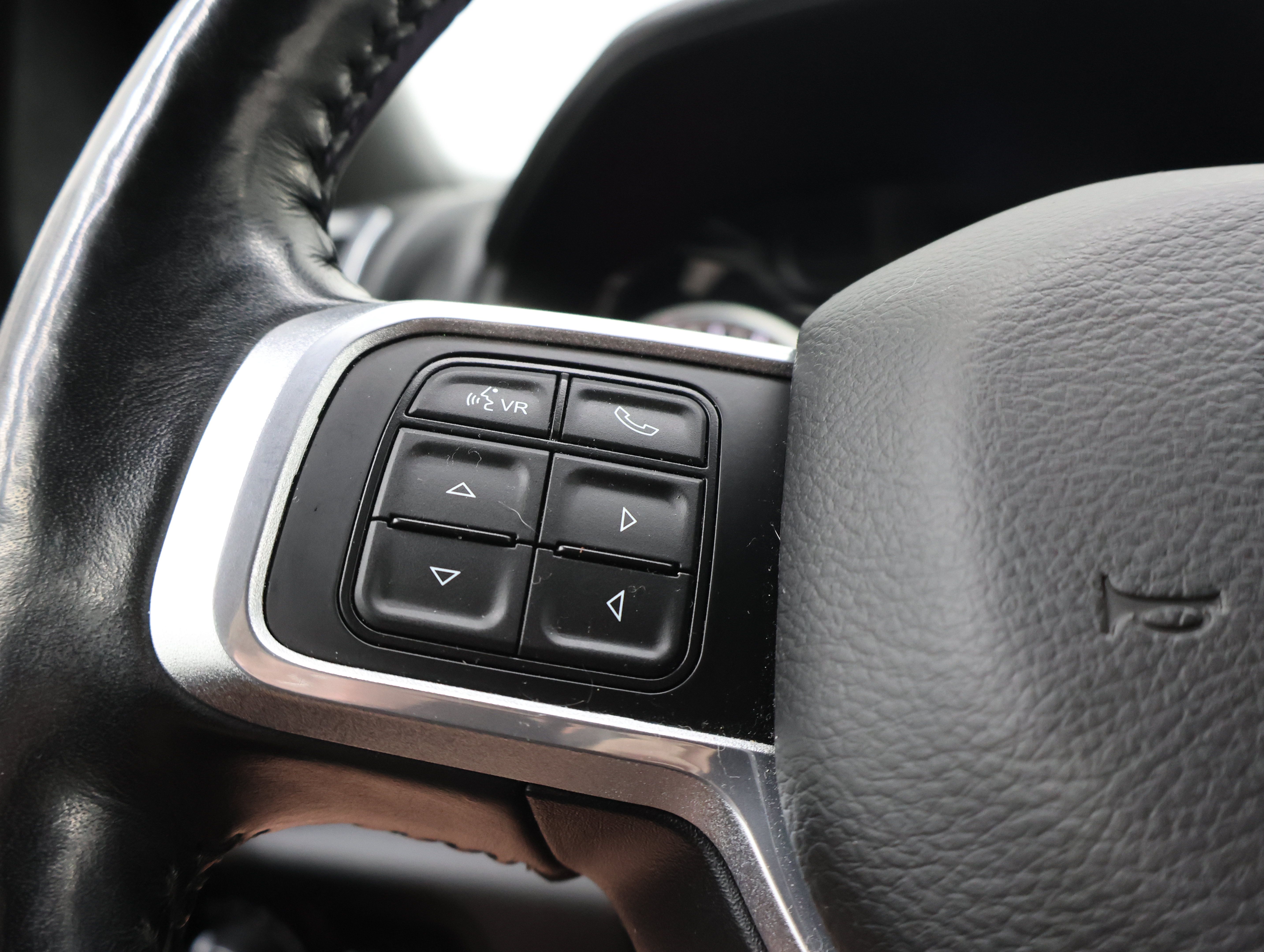 Used 2019 RAM 3500 Laramie AWD/4WD image 14