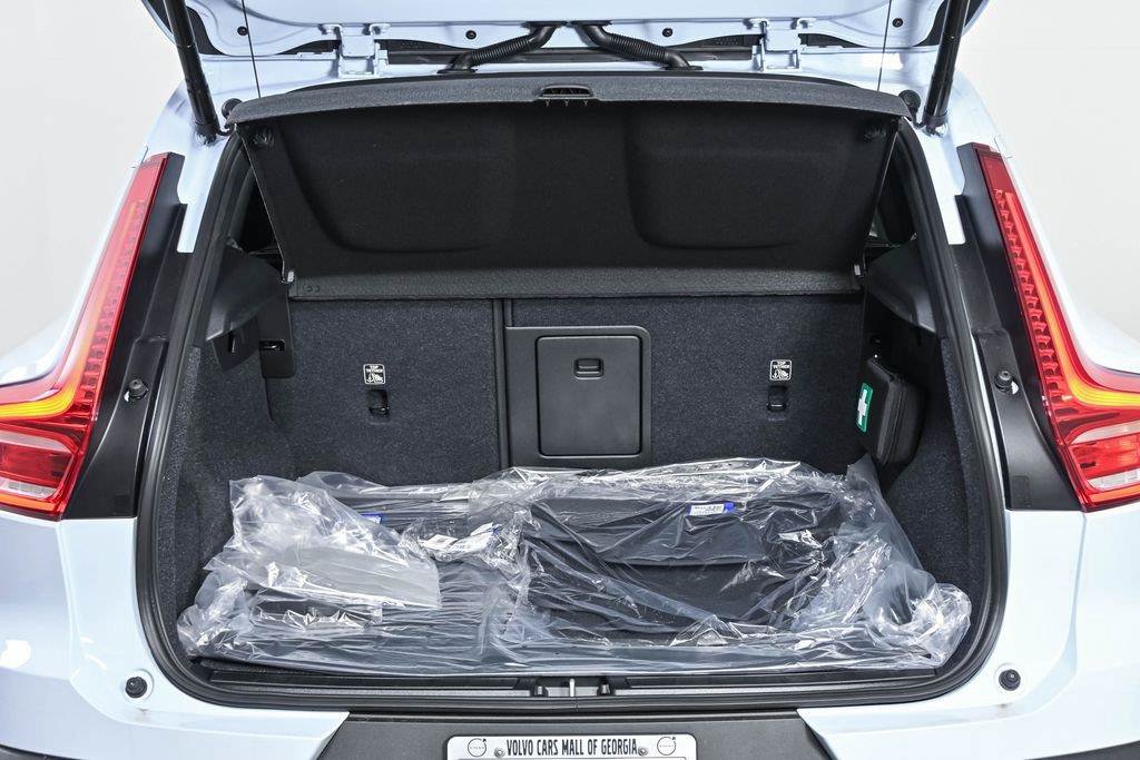 New 2026 Volvo XC40 B5 Plus w/ Protection Package Premier AWD/4WD image 29