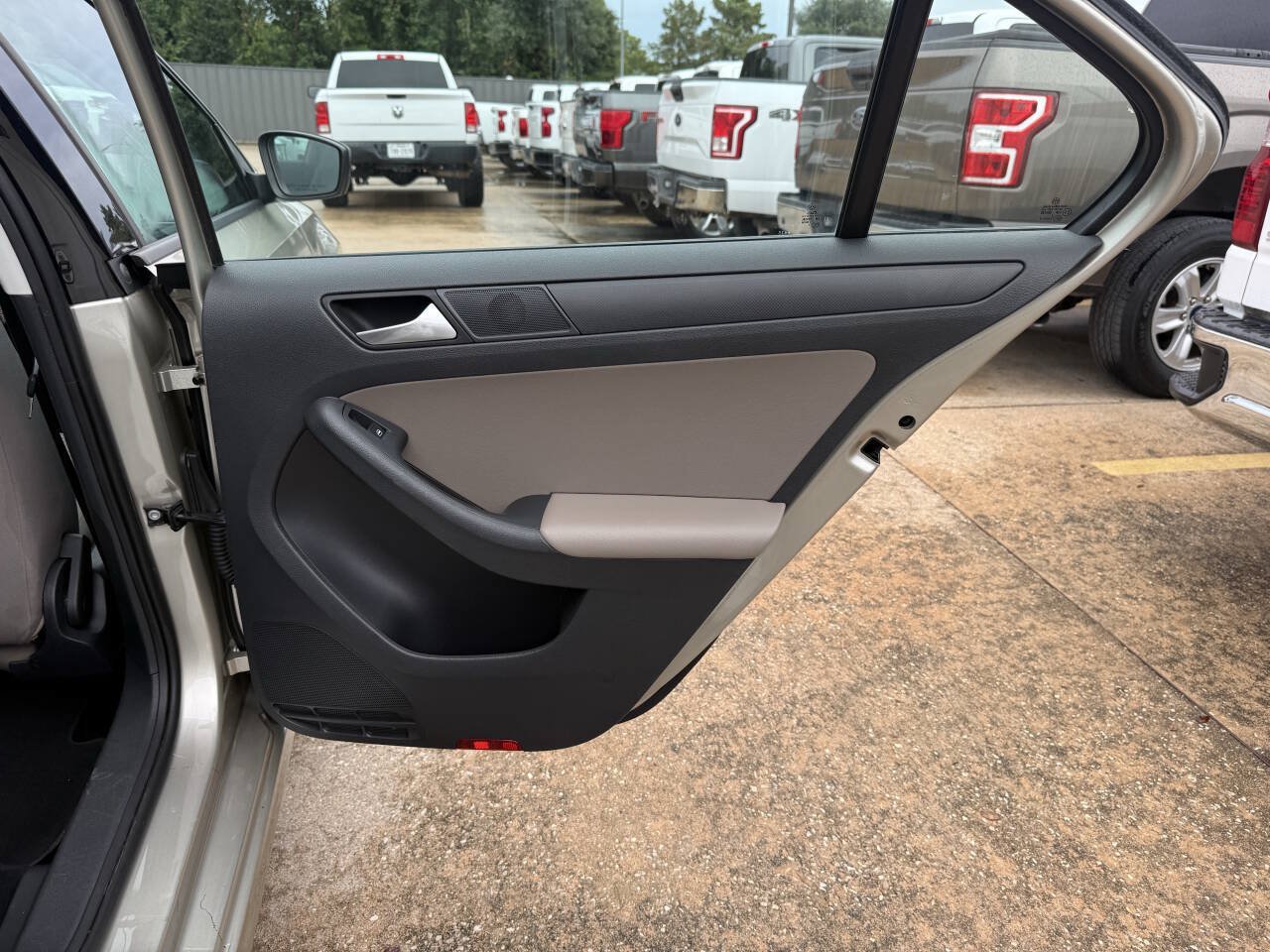 Used 2013 Volkswagen Jetta S FWD image 16