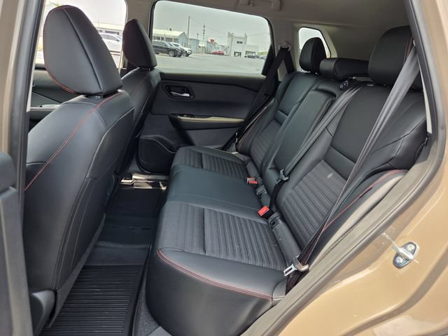 New 2026 Nissan Rogue SV AWD/4WD image 10