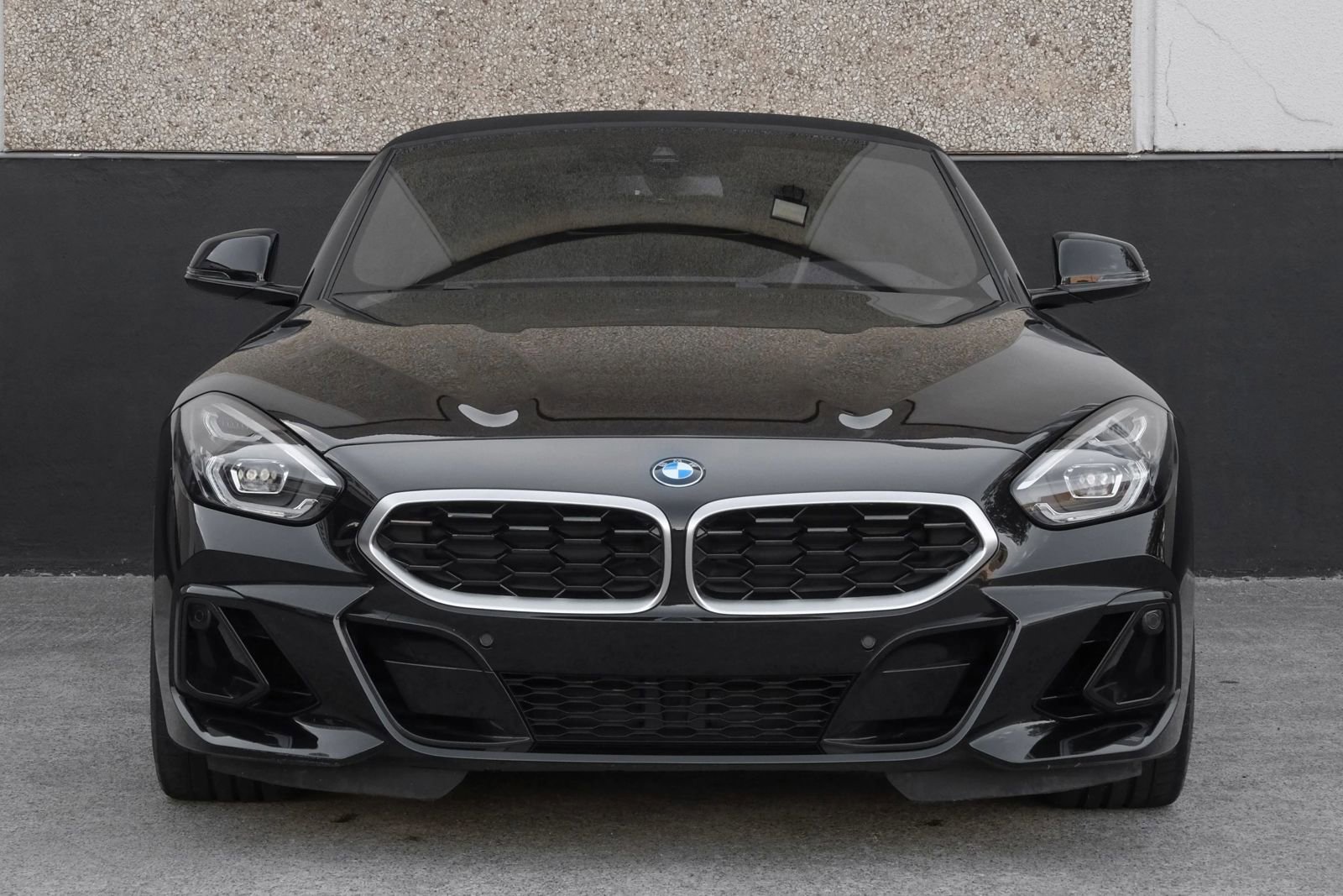 Used 2024 BMW Z4 sDrive30i w/ Convenience Package image 4