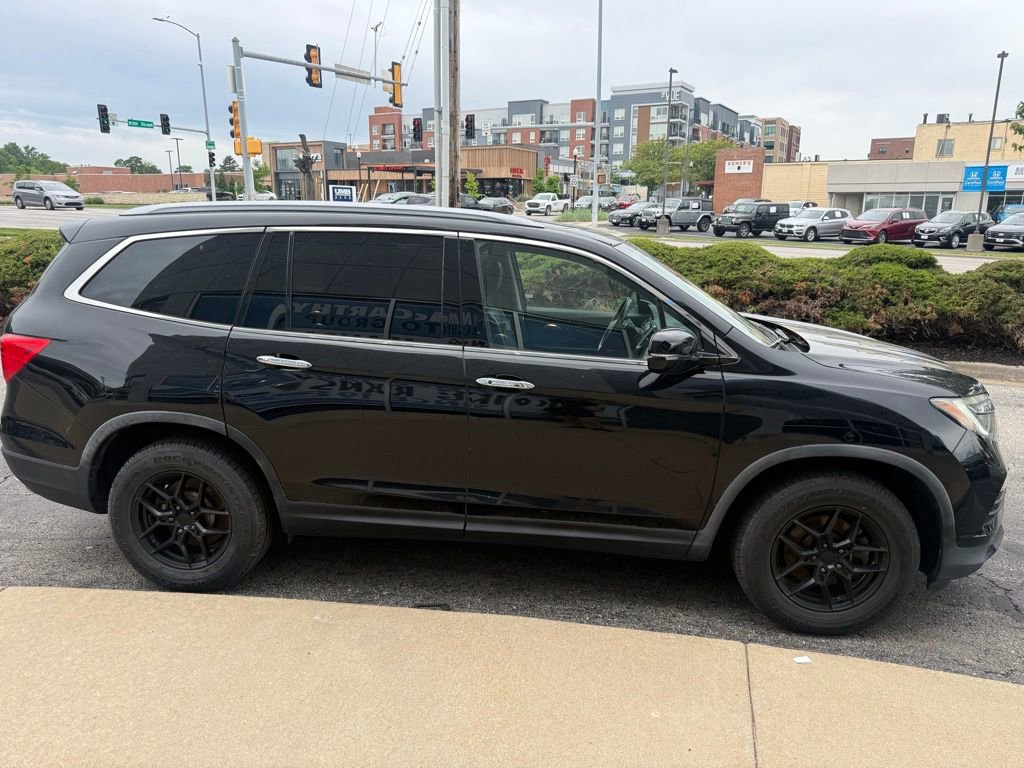 Used 2016 Honda Pilot Elite image 4