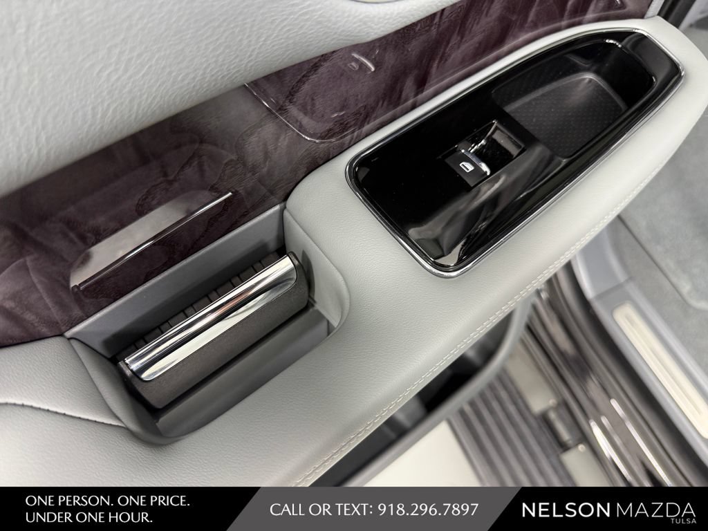 Used 2020 Lincoln Navigator Reserve w/ Luxury Package AWD/4WD image 30