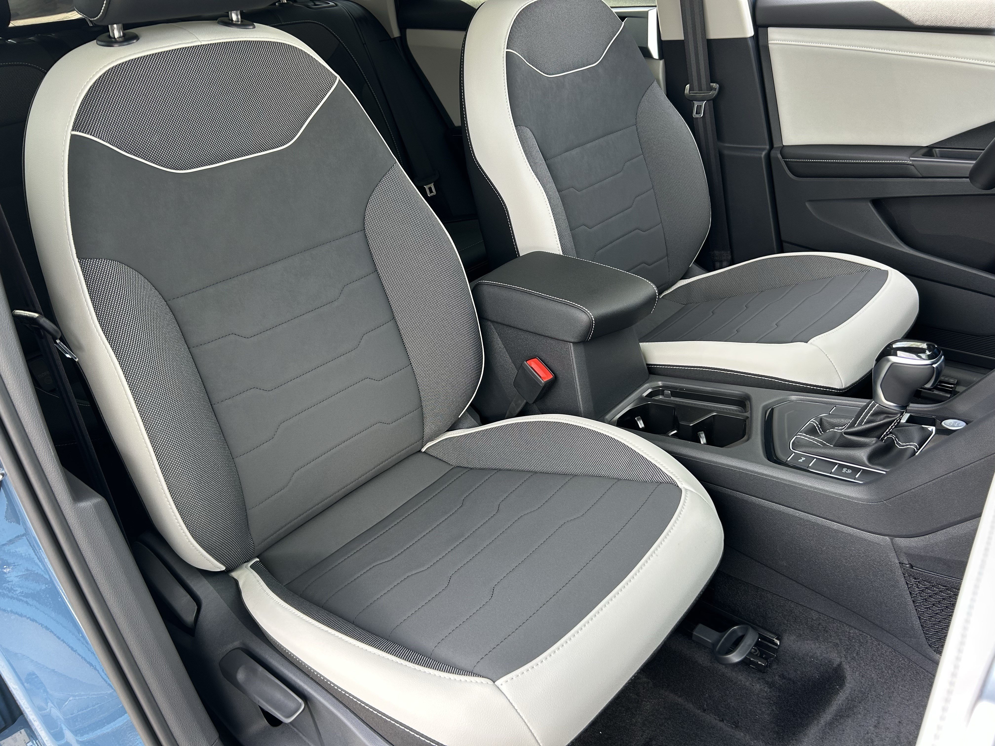 New 2026 Volkswagen Taos SE FWD image 8