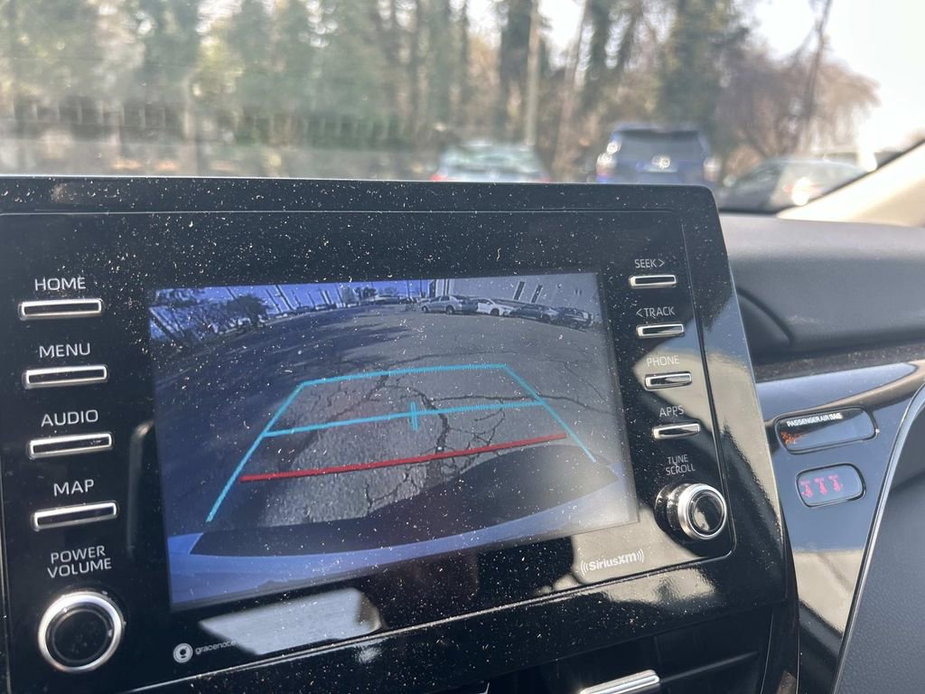 Used 2024 Toyota Camry SE image 18